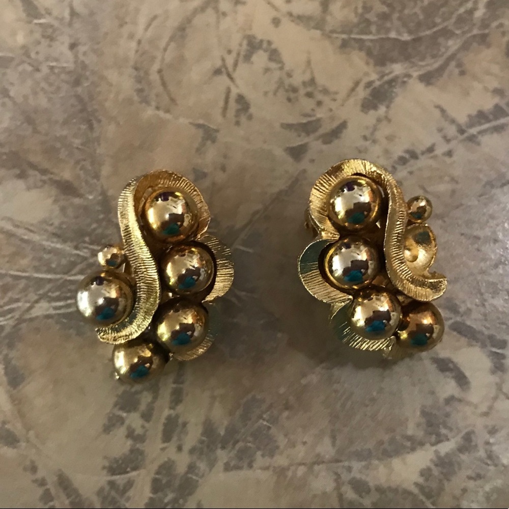 VINTAGE EARRINGS